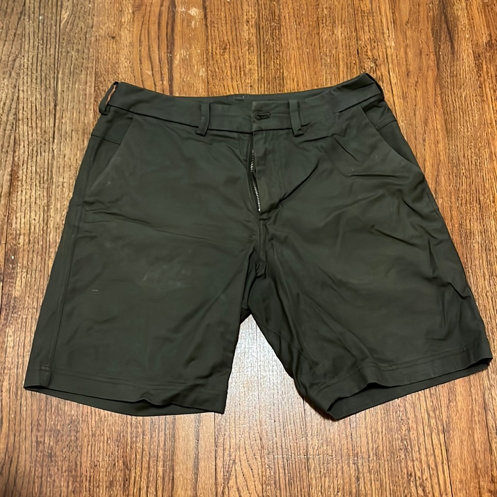 Mens lulu shorts, army green